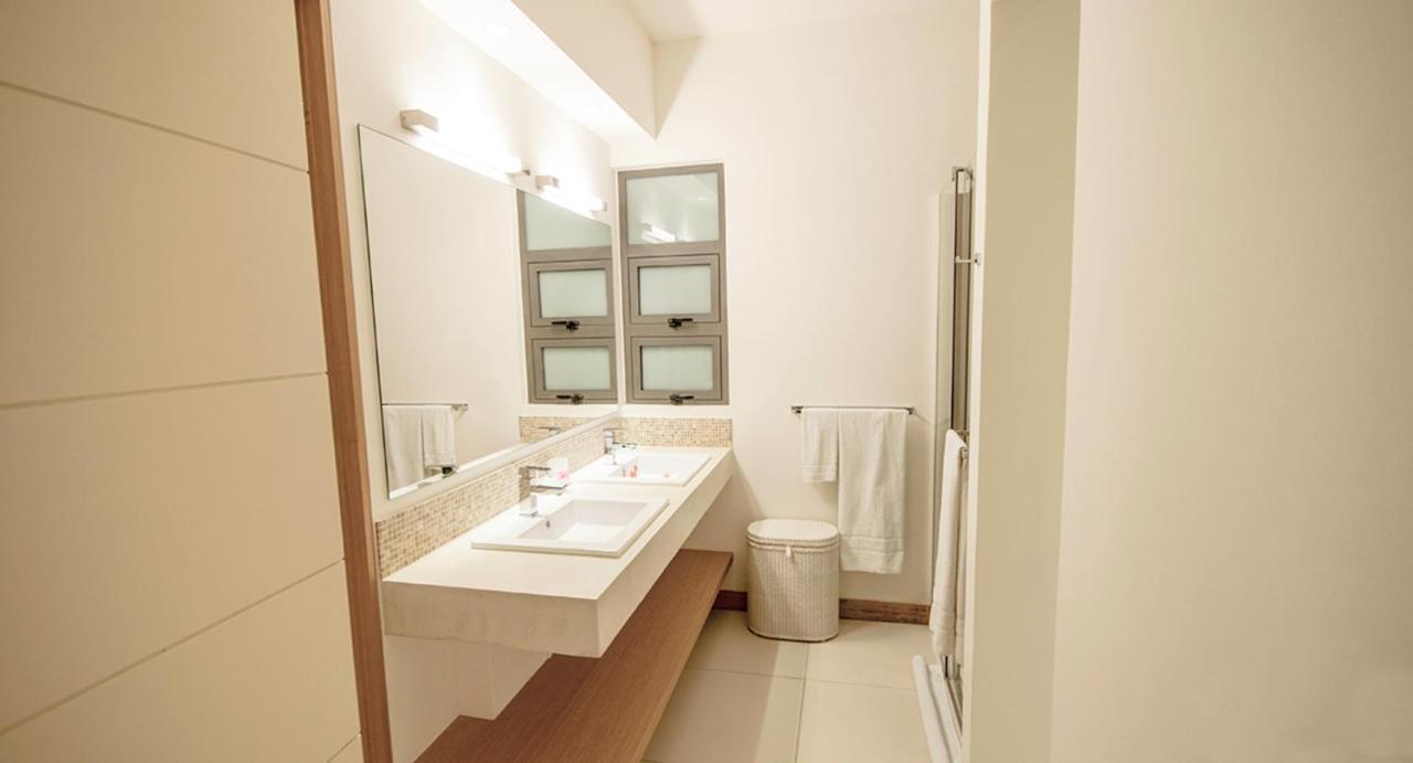 Cap Ouest Luxury Beachfront Flic-en-Flacq Екстериор снимка