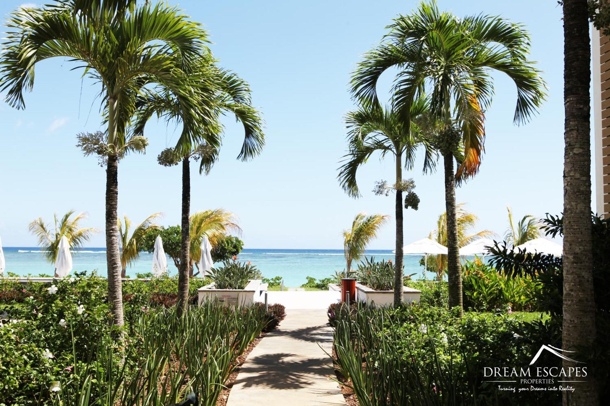 Cap Ouest Luxury Beachfront Flic-en-Flacq Екстериор снимка